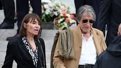 Obsèques de Françoise Hardy : Jacques Dutronc soutenu par sa compagne Sylvie Duval thumbnail