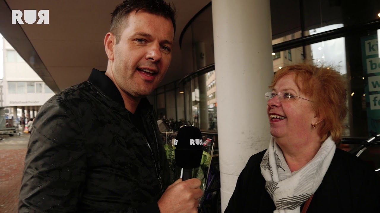 VRIJWILLIGERS LEESZAAL VREEWIJK IN HET ZONNETJE GEZET | De Roos van Rotterdam