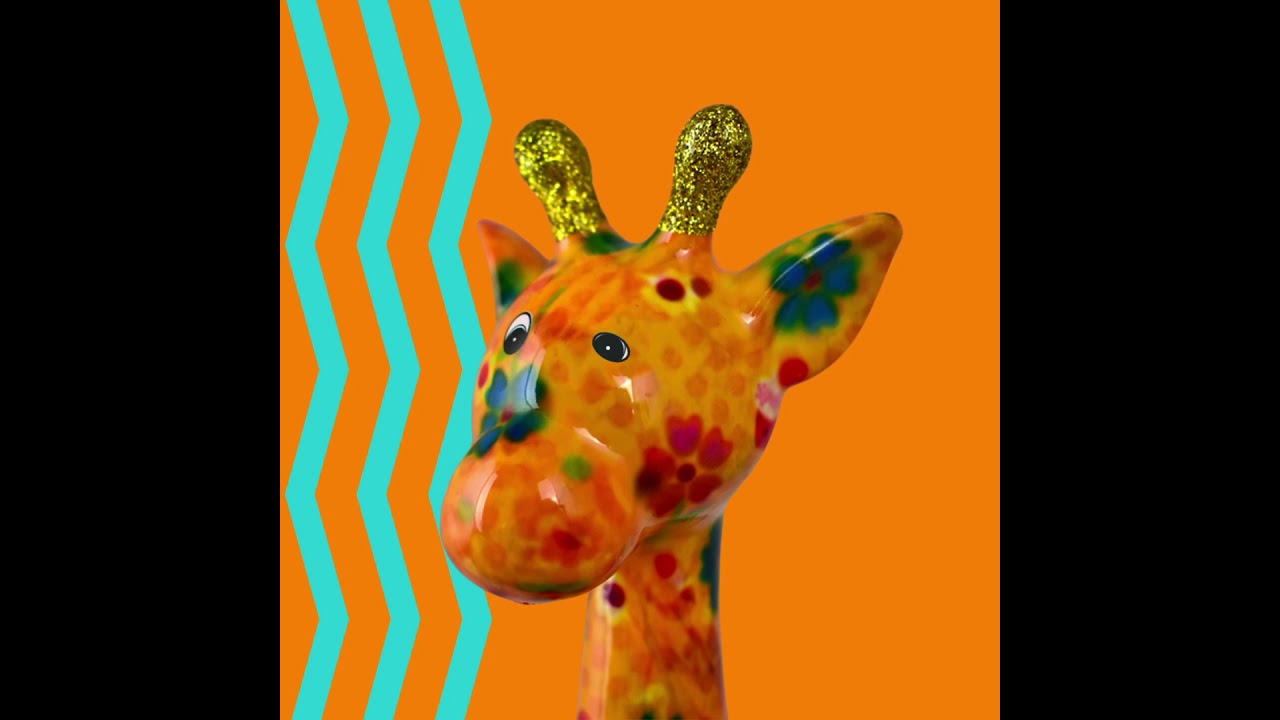Only happy vibes with Giraffe Celeste!