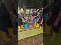 tak payah berus, mop je cukup. Sabun Badang karat buat kerja! 🧼