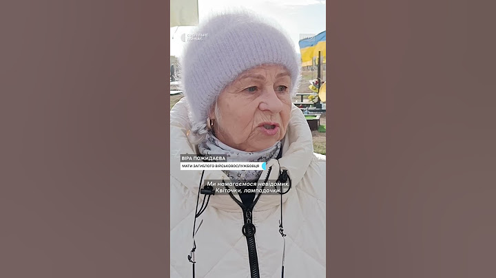 «Як до свого сина». Батьки загиблих воїнів прибирають могили і приносять квіти незнайомим військовим