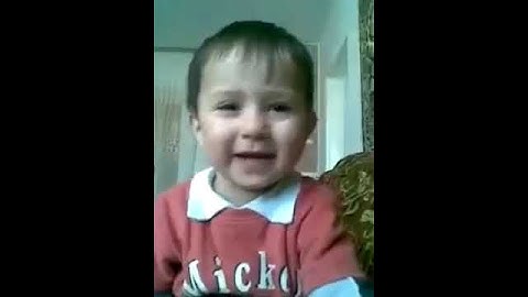 طفل روسي يقرا سوره الفاتحه