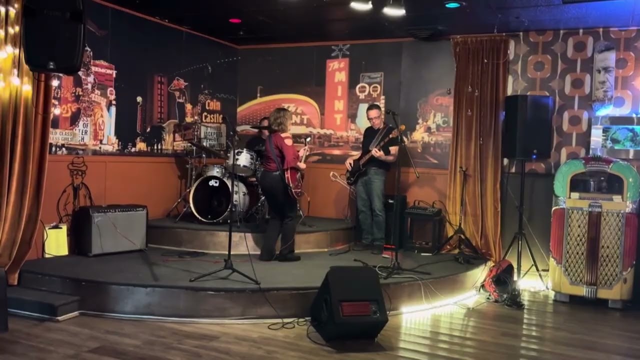 Tracy Edwards - I'm In The Mood For Love - Live @ Rockabillies Bar & Grill