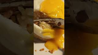GARLIC RICE TOPPED WITH A RUNNY EGG @thejambaproject