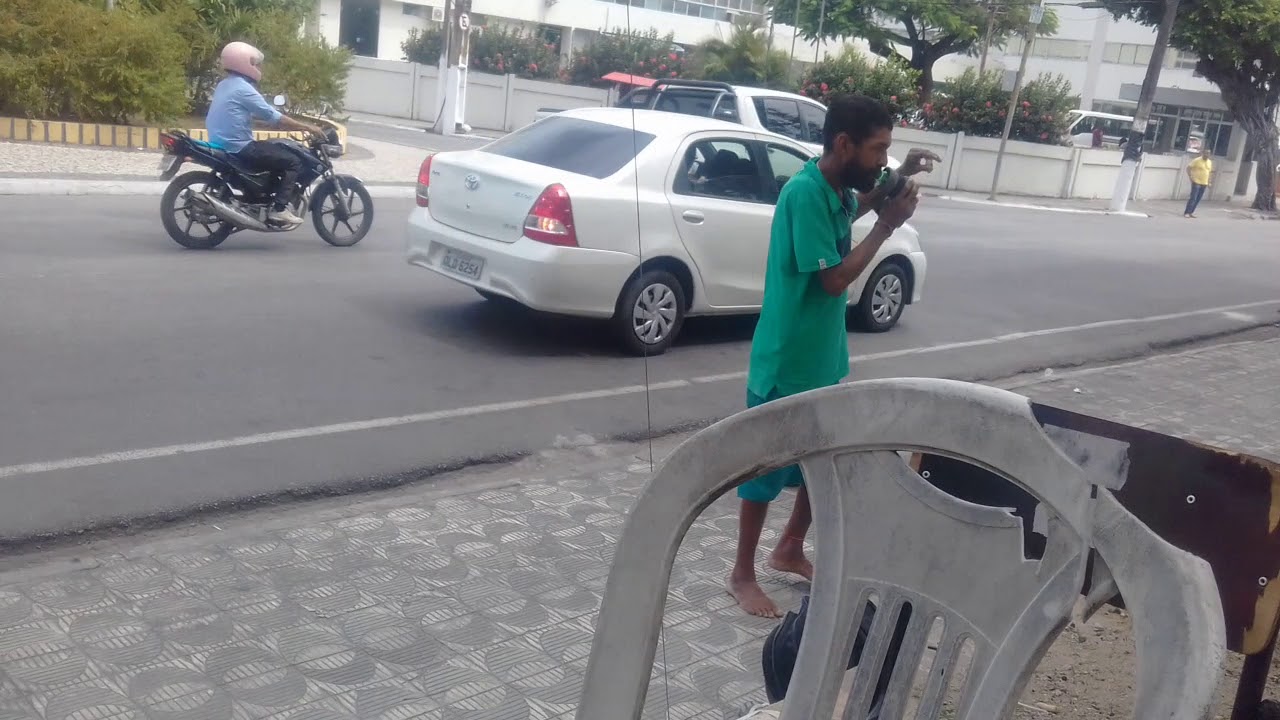 Cheira cola de Maceió viajando na cola