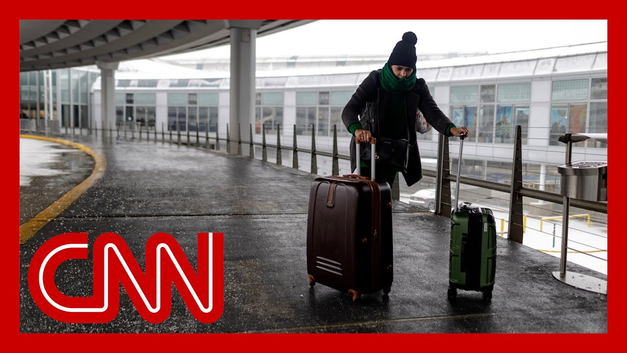 Massive winter storm sweeps the country, causing major Midwest travel delays after Thanksgiving