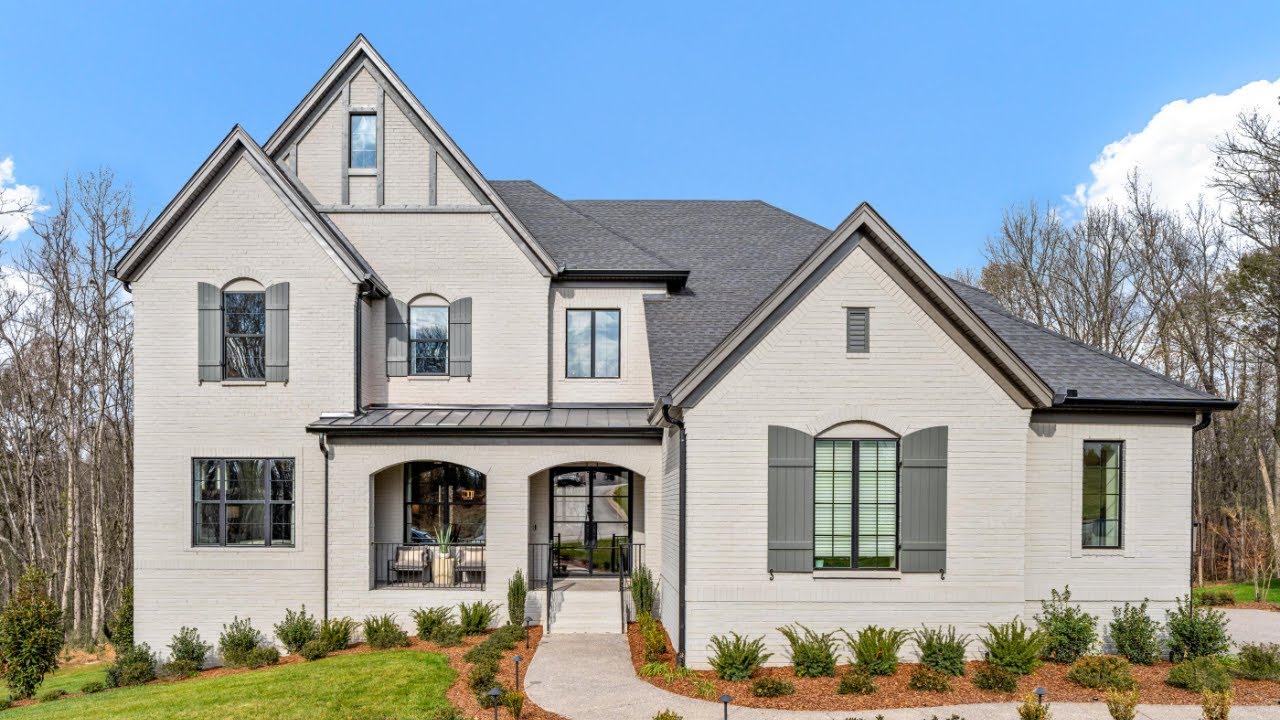 MUST SEE INSIDE AN IMPRESSIVELY MASSIVE MODEL HOUSE W/ AN INDOOR ...