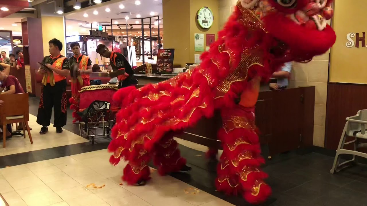 Lion Dance by Kuo Chuan @ Pizza Hut Hougang Mall