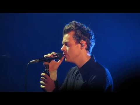 From the Dining Table Harry Styles 10\/14\/17 Comerica Theatre Phoenix, AZ YouTube From the Dining Table Harry Styles 10\/14\/17 Comerica Theatre Phoenix, AZ YouTube