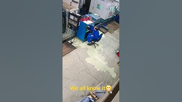 Cnc worker shorts... #cncfrezar #cnc #cncmilling #cncmachining #fail #crash #badday