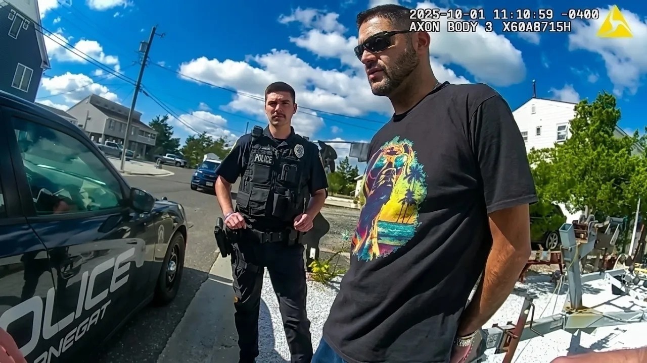 When Dumb Employees Think Being Fired Is Illegal, Ends In Handcuffs (TRIAL)