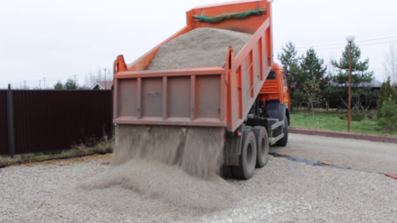 Разгрузка щебня / Unloading of rubble - YouTube