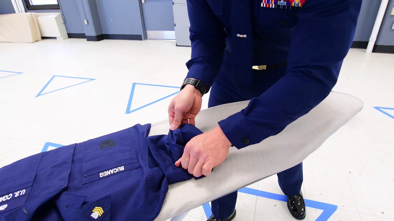 #CGHowTo How to Roll Sleeves - YouTube