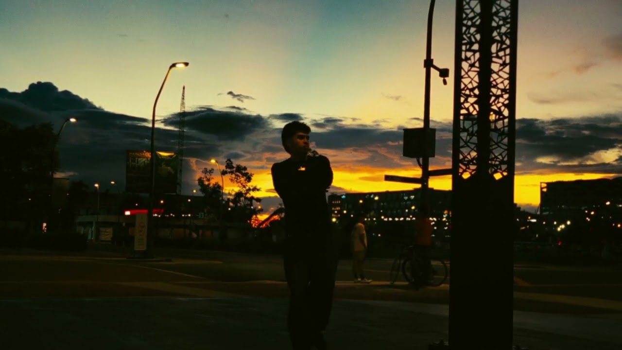 Guarda Termula - focus on me (Official Visualizer) su YouTube Guarda Termula - focus on me (Official Visualizer) su YouTube