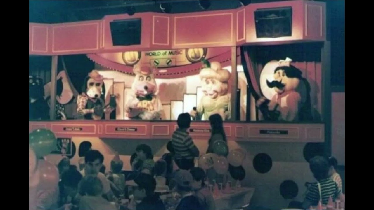 Madame Oink Christmas Medley - The Pizza Time Players