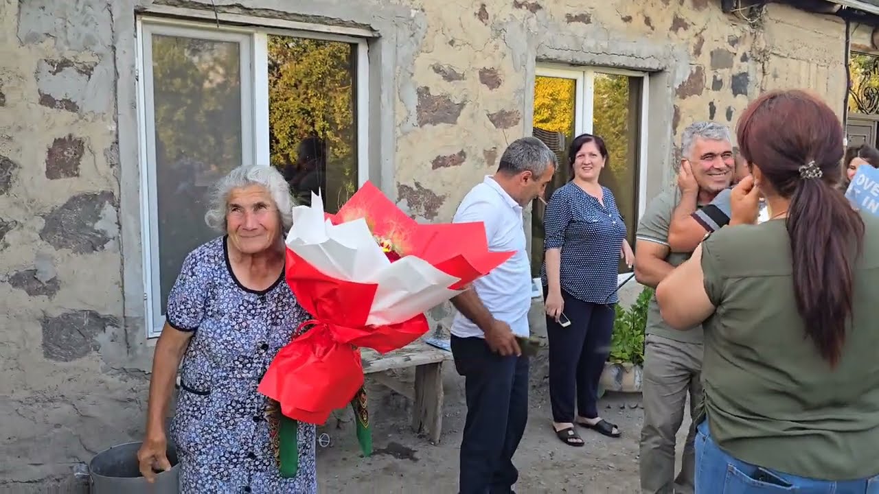 Երկար տարիներ անց որդին հանդիպեց մայրիկին ծննդյան օրը գեղեցիկ անակնկալով #Շատջրեք