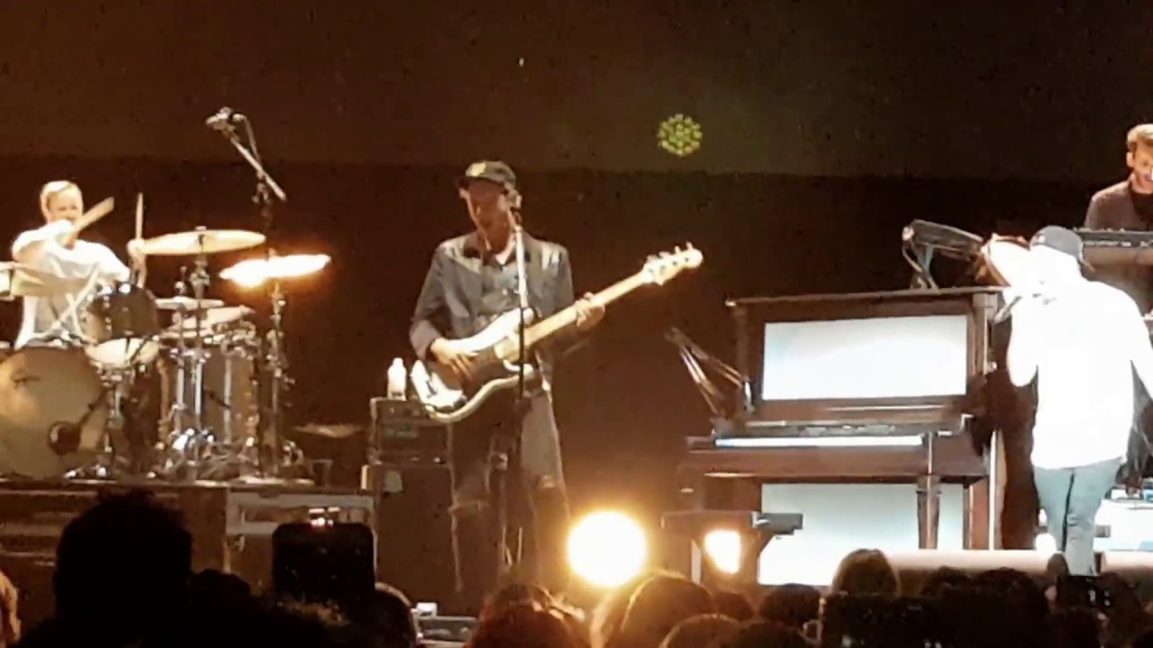 OneRepublic - Let's Hurt Tonight (Live)