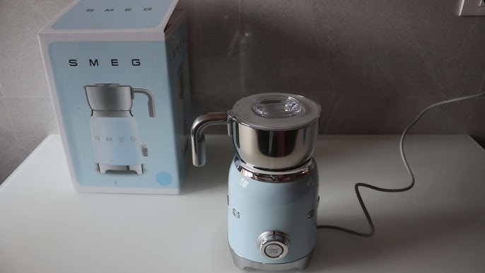 Unpacking the new Smeg hot chocolate maker 