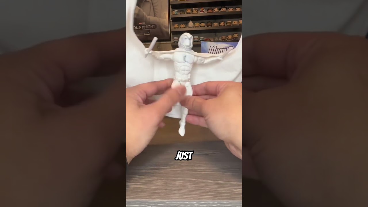 Custom Moon Knight Cape! Check out our full review! 