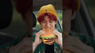 Hamburger.  #funny #kpop #huntrix