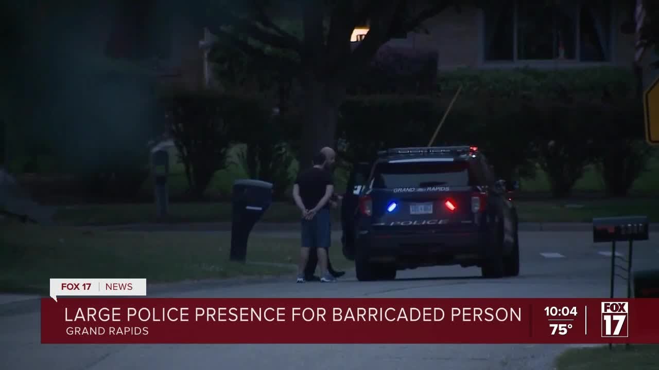 Police: Barricaded man arrested after standoff in SE Grand Rapids - YouTube