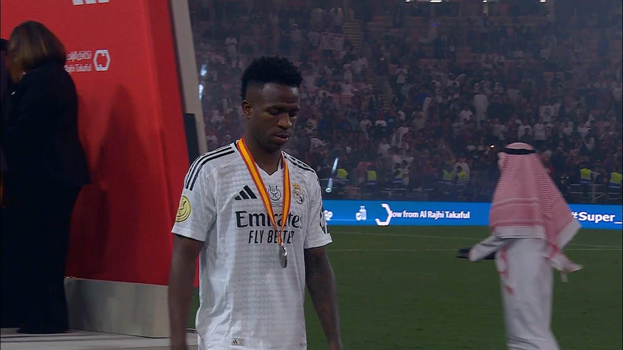 Vinicius Jr Vs FC Barcelona (12/01/25) Supercup Final - YouTube