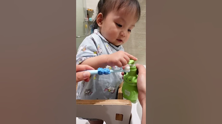 Đây là cách mẹ chăm răng cho e Tệu mỗi ngày nha các dì