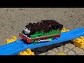 Let&#39;s play in the park with Thomas the Tank Engine, Plarail Park Course!