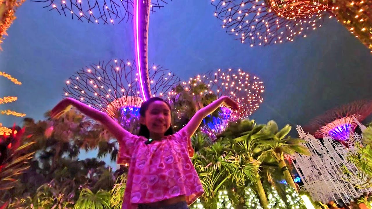 ยูนิพาเที่ยว Christmas Garden by the bay #christmas #gardenbythebay #singapore 