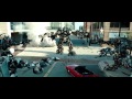 Transformers: El lado oscuro de la luna (2011) Ironhide y Sideswipe vs  los Dreads (HD latino)