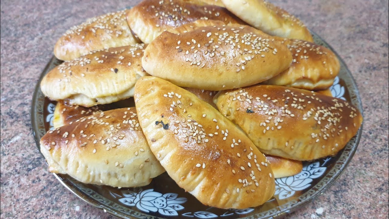 Empanadas saladas de carne y espinacas   comida de Marruecos