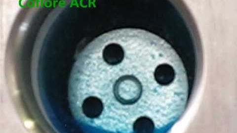 Handling slurries with flow reactors