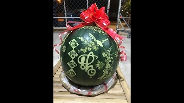 Khắc dưa hấu Tết 2025