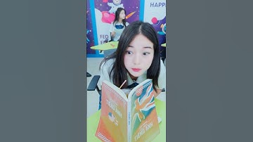 Snack Heist in the Classroom! 🤤 #linhchihihi #messyclassroom #schoolcrush #schooldrama