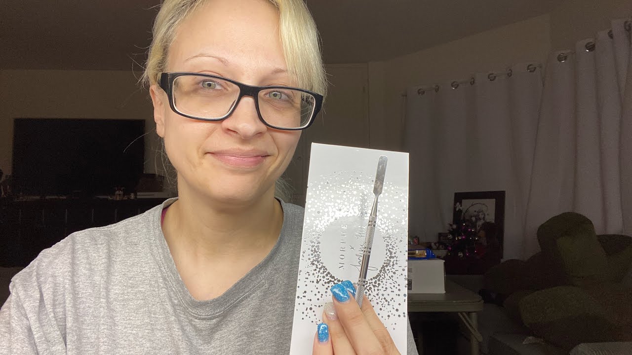 Depotting my Jaclyn Hill vault palettes