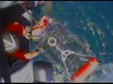 5 rescued off Oregon coast after boat capsizes - YouTube