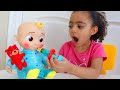 Leah Wants to Be a Good Sister Pretend Play Song + Nursery Rhymes &amp; Kids Sing Along Song