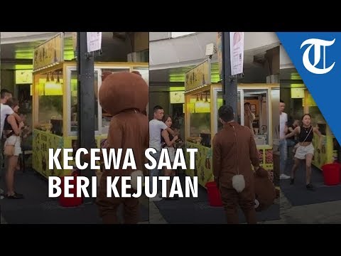 Viral Pria Ingin Beri Kejutan Pacar Gunakan Kostum Bruang, Namun Harus Melihatnya Dipeluk Pria Lain