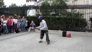 Break dance en las calles de Paris parte 2 [HQ] - Mayo 2011