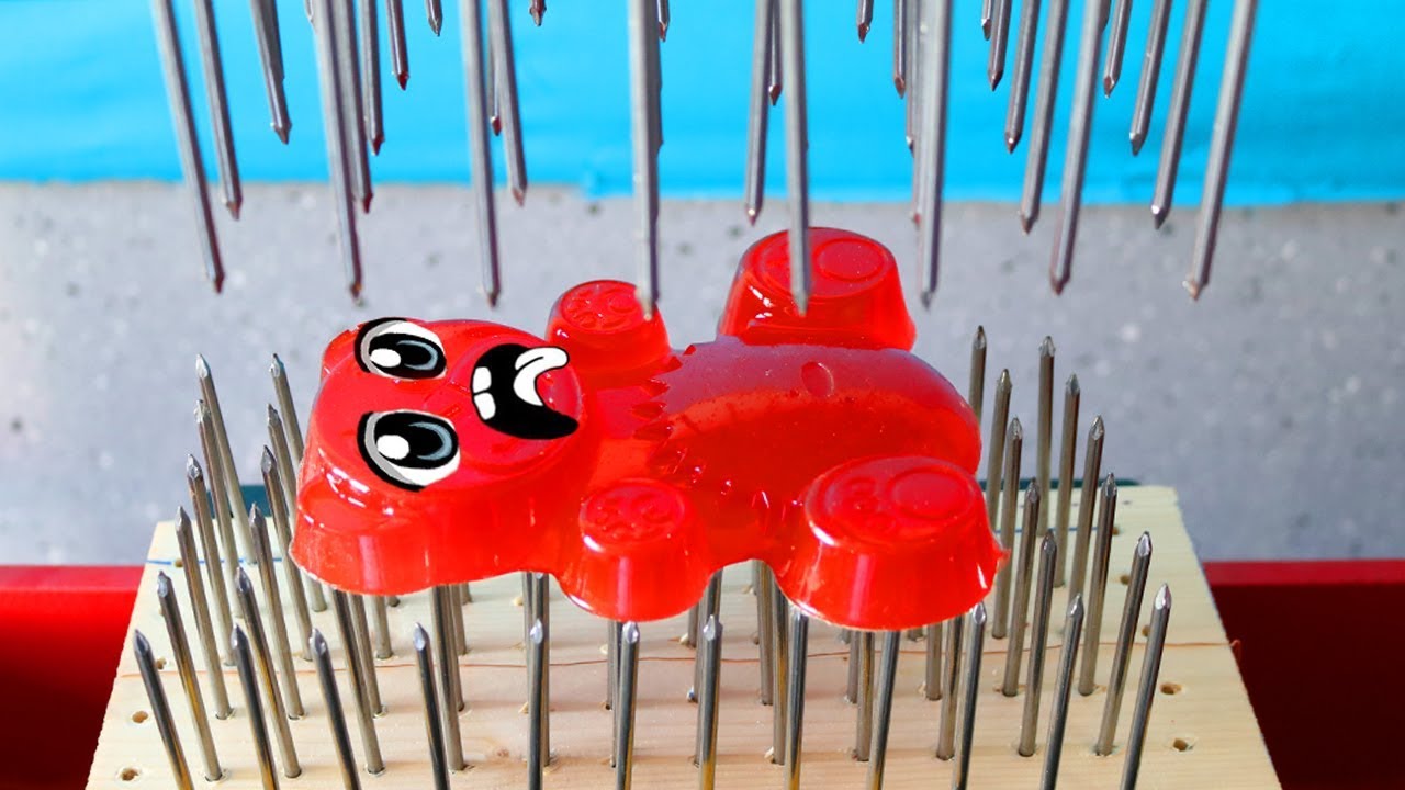 Nagelbett und eine 50 Tonnen Presse - Experimente mit Lucky Bär