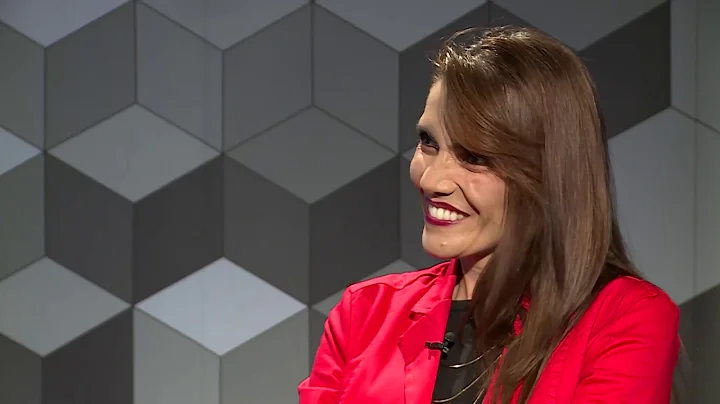 En Pocas Palabras - Lucy Gabriela Delgado