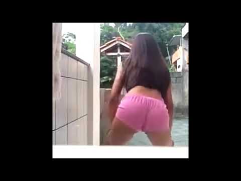 Novinha de shortinho curto daçando funk