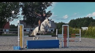 Bareback and bridleless jumping