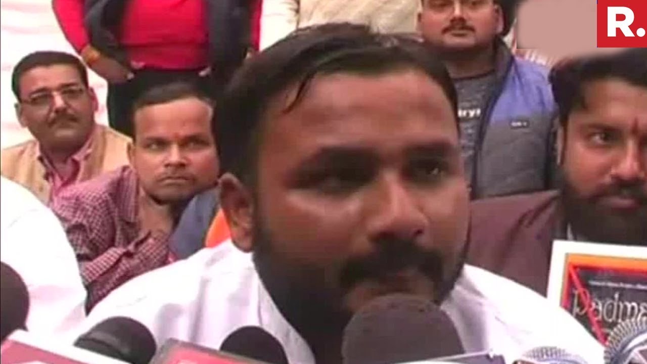 Cash Reward To Anyone Who Chops Off Deepika Padukone's Nose | Padmaavat Issue