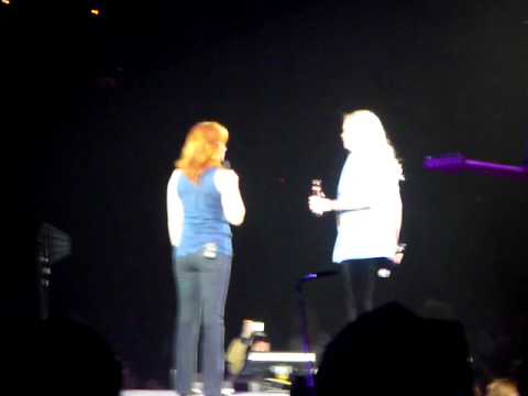 Melissa Peterman (Barbra Jean on 'Reba') surprises Reba in Baltimore ...