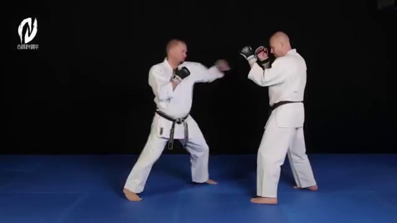 Feet Positioning  trailer