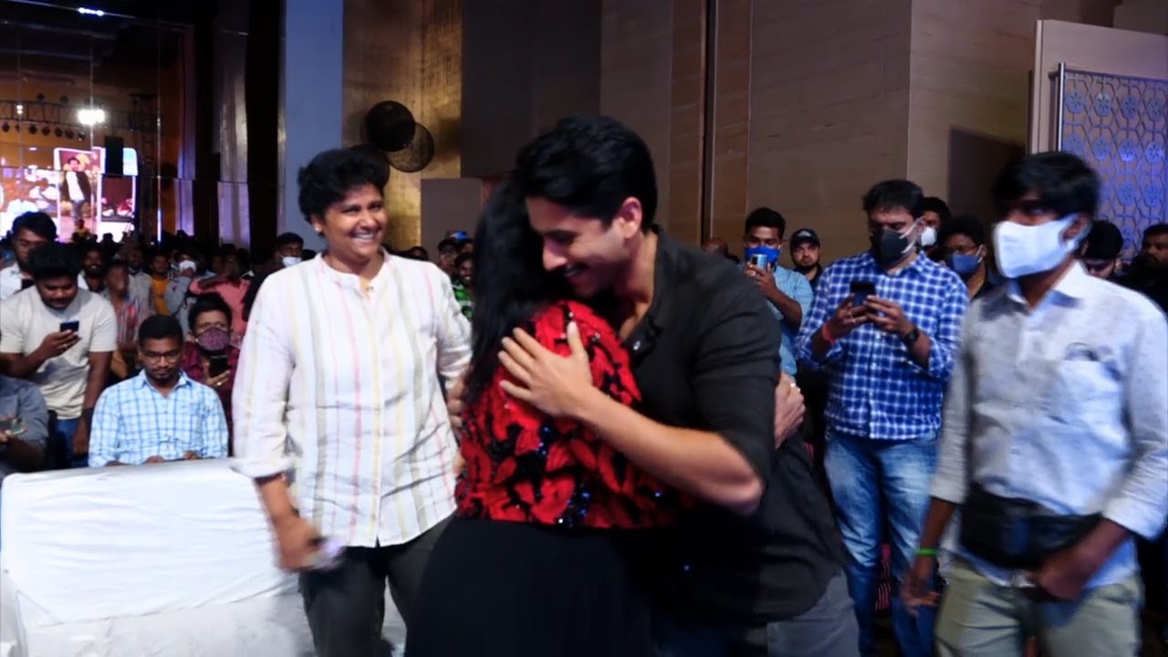 Naga Chaitanya Visuals @ Hey Sinamika Movie Pre Release Event | Gulte.com