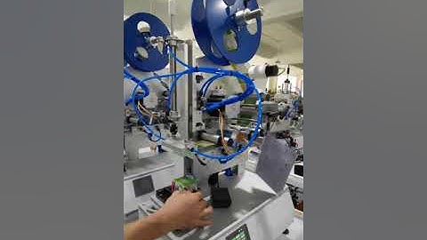 Testing video of semi automatic top flat stamp labeling machien bottle labeling machine