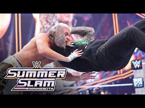 LA VÍBORA REGRESÓ: Randy Orton arruina a Cody Rhodes en su combate titular contra CM Punk 2 LA VÍBORA REGRESÓ: Randy Orton arruina a Cody Rhodes en su combate titular contra CM Punk