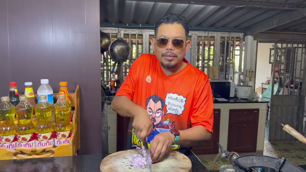 ข้าวคลุกกะปิ ข้าวคลุกกะปิหอมๆ เครื่องแน่นๆ จุกๆ จัดเต็ม!! โหน่งโชว์